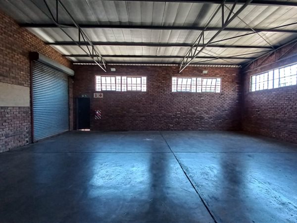 1 145  m² Industrial space