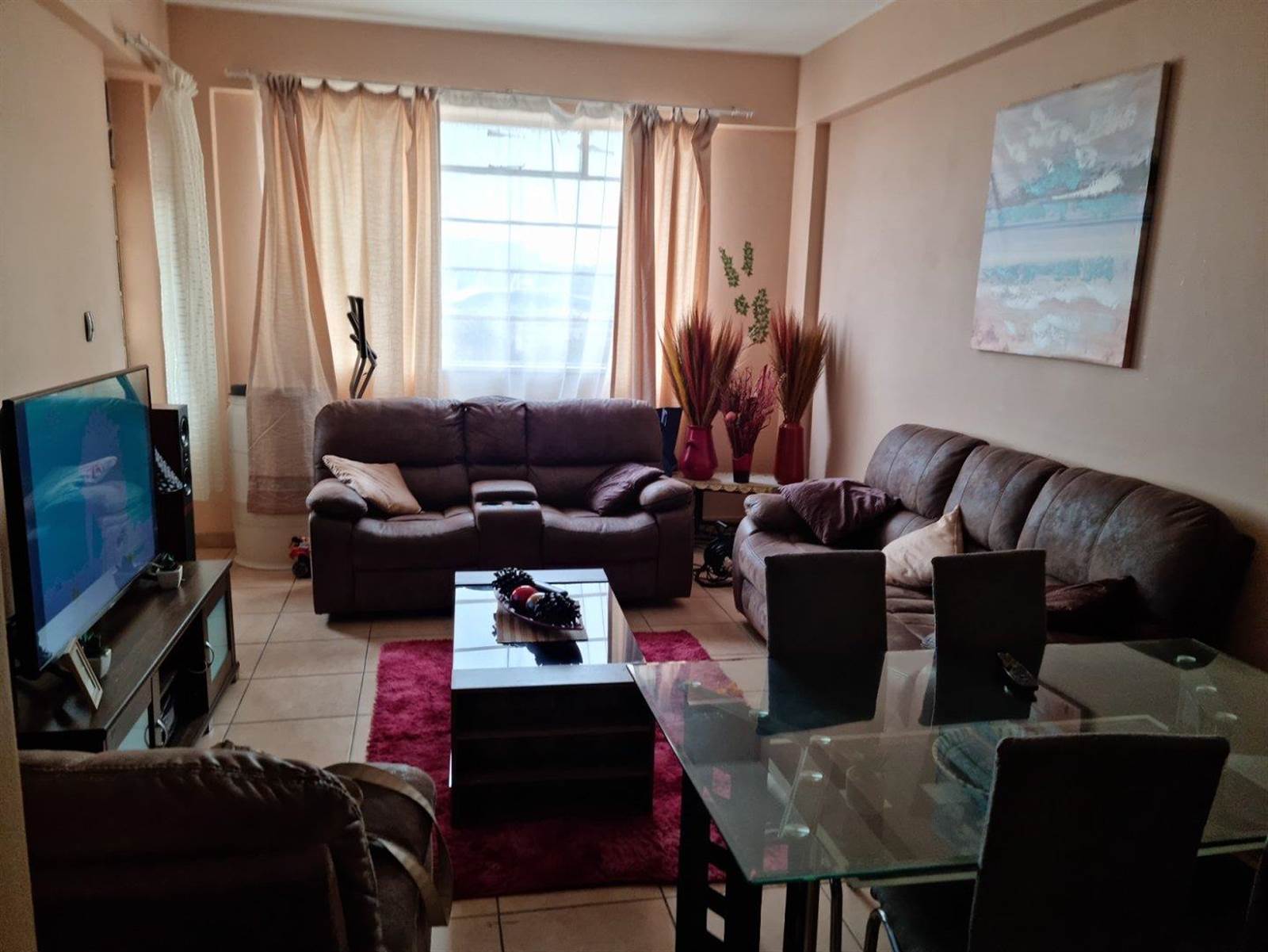 2 Bed Apartment in Troyeville photo number 8