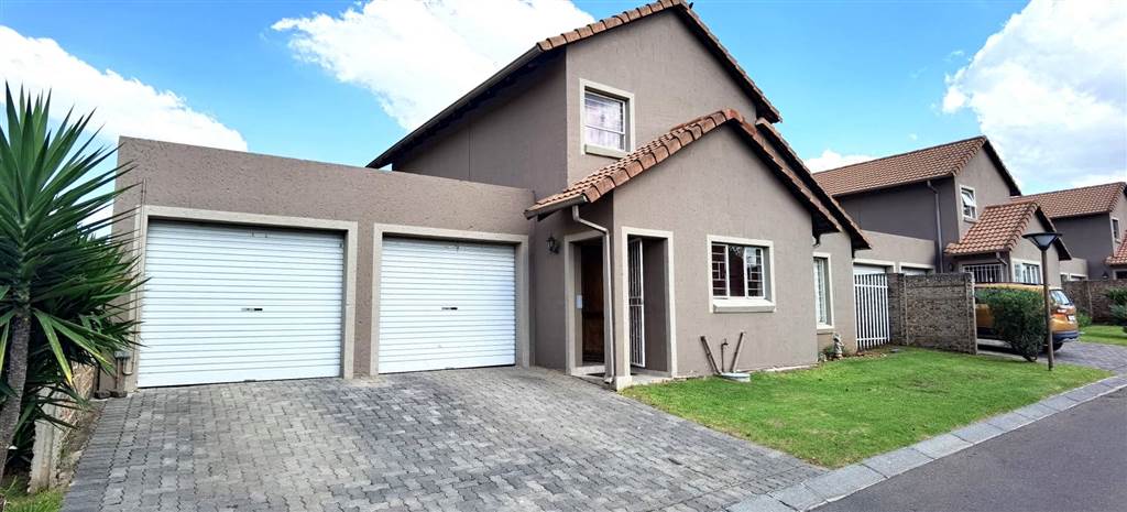 4 Bed Cluster in Kleinfontein photo number 1