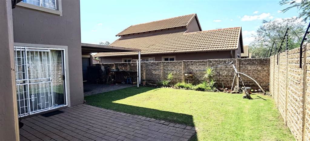 4 Bed Cluster in Kleinfontein photo number 4