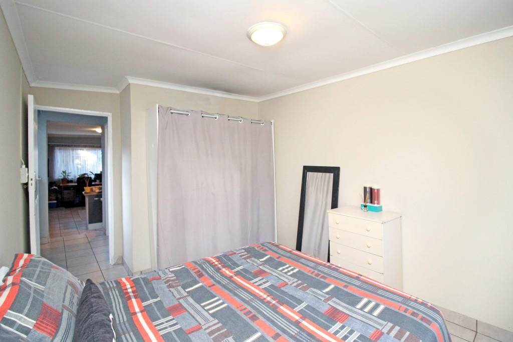 2 Bed House in Melville photo number 24