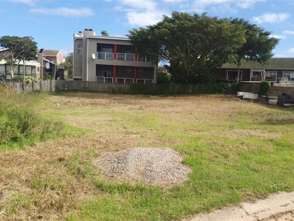 813 m² Land