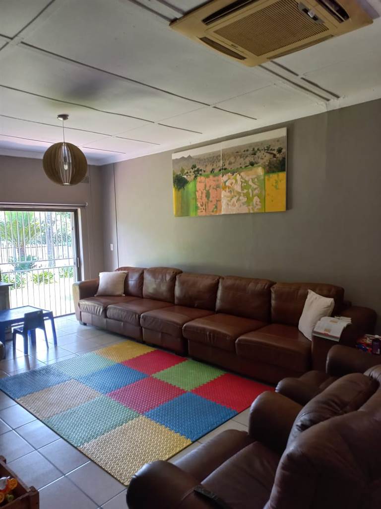 4 Bed House in Louis Trichardt photo number 8