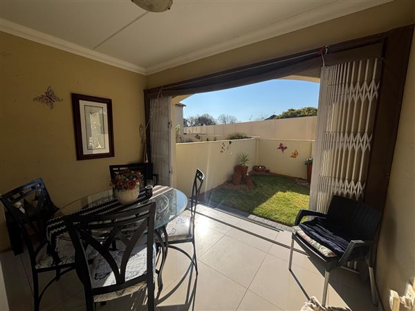 2 Bedroom Townhouse 2 Bedroom Townhouse