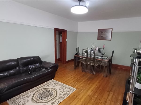 2.5 Bedroom House 2.5 Bedroom House