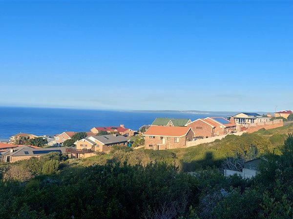 898 m² Land available in Dana Bay
