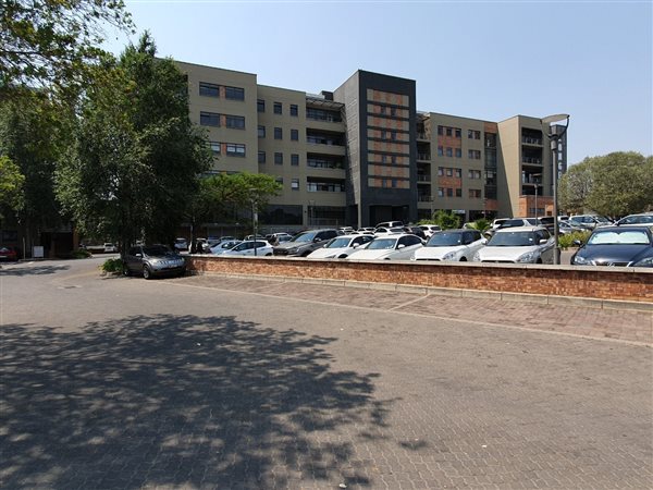 338  m² Commercial space in Fourways
