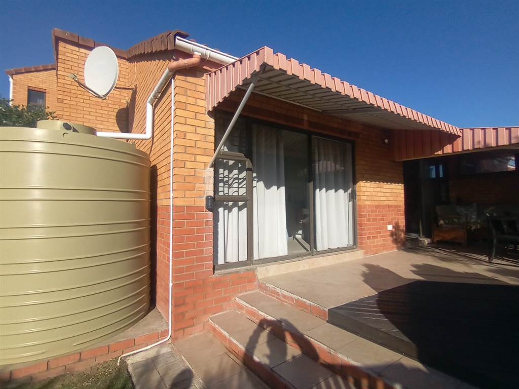 2 Bed Townhouse for sale in West Bank T4753029 Private Property