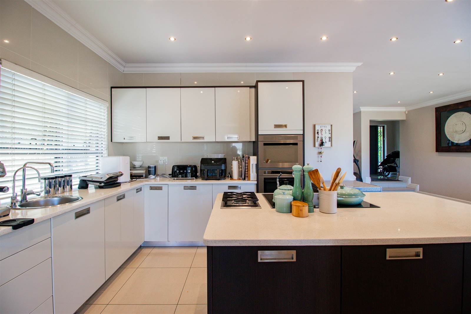3 Bed House in Pinelands photo number 8