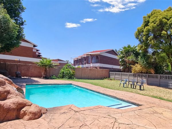 2 Bedroom Townhouse 2 Bedroom Townhouse