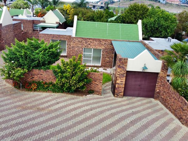 2 Bedroom Townhouse 2 Bedroom Townhouse