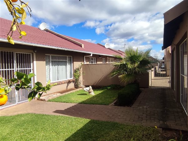 3 Bedroom Townhouse 3 Bedroom Townhouse