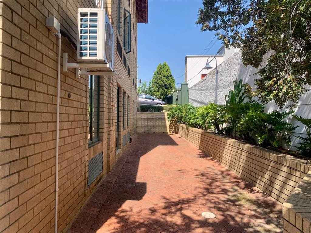 25  m² Office Space in Craighall Park photo number 10