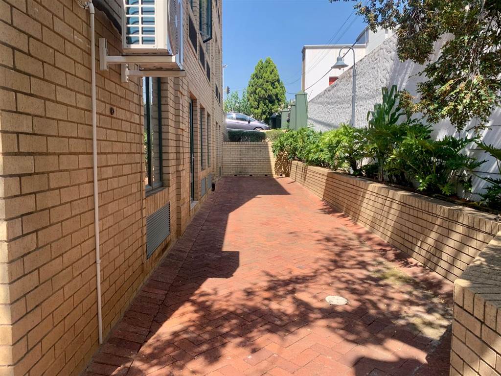 25  m² Office Space in Craighall Park photo number 11