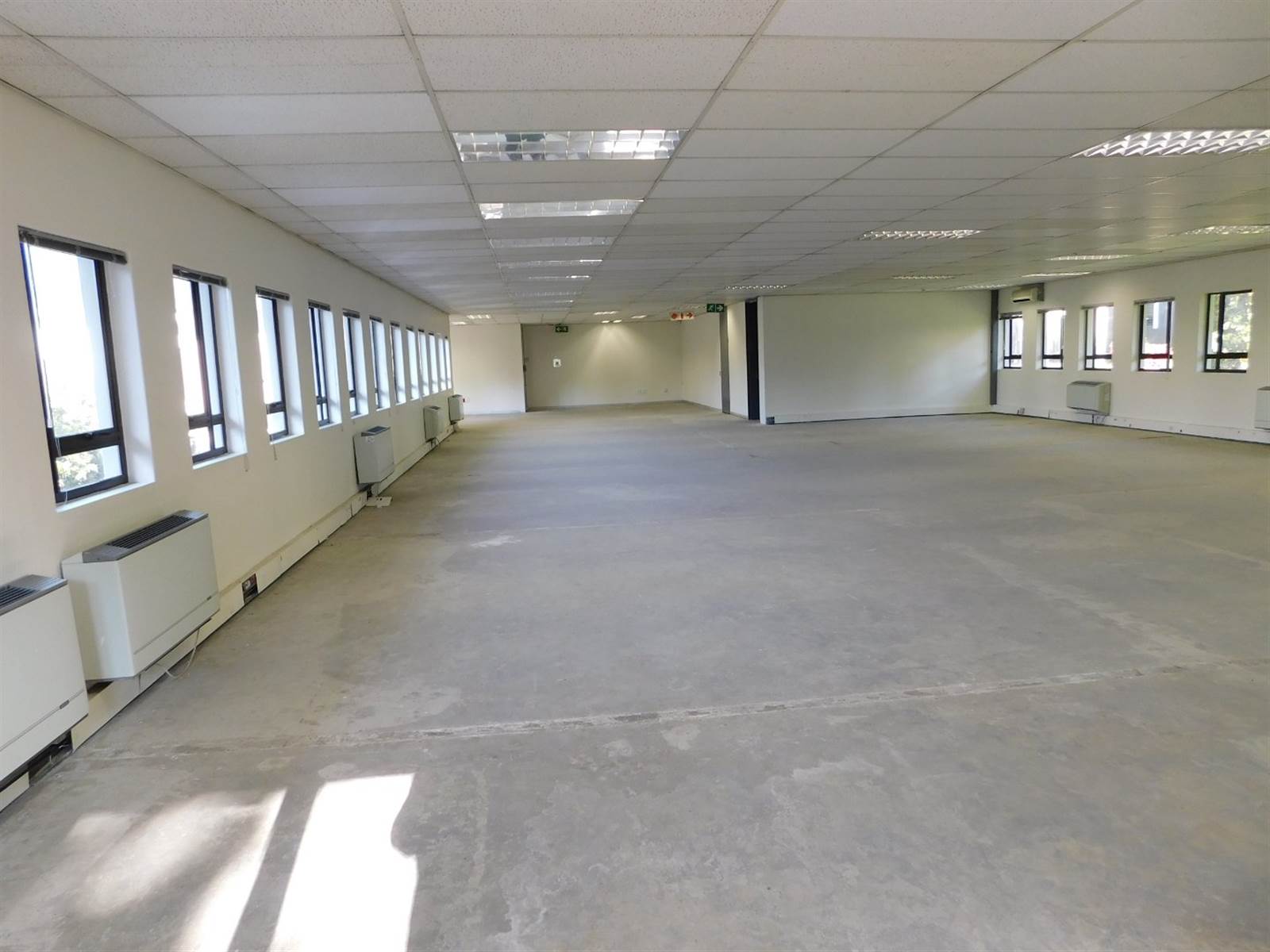 312  m² Office Space in Hyde Park photo number 8