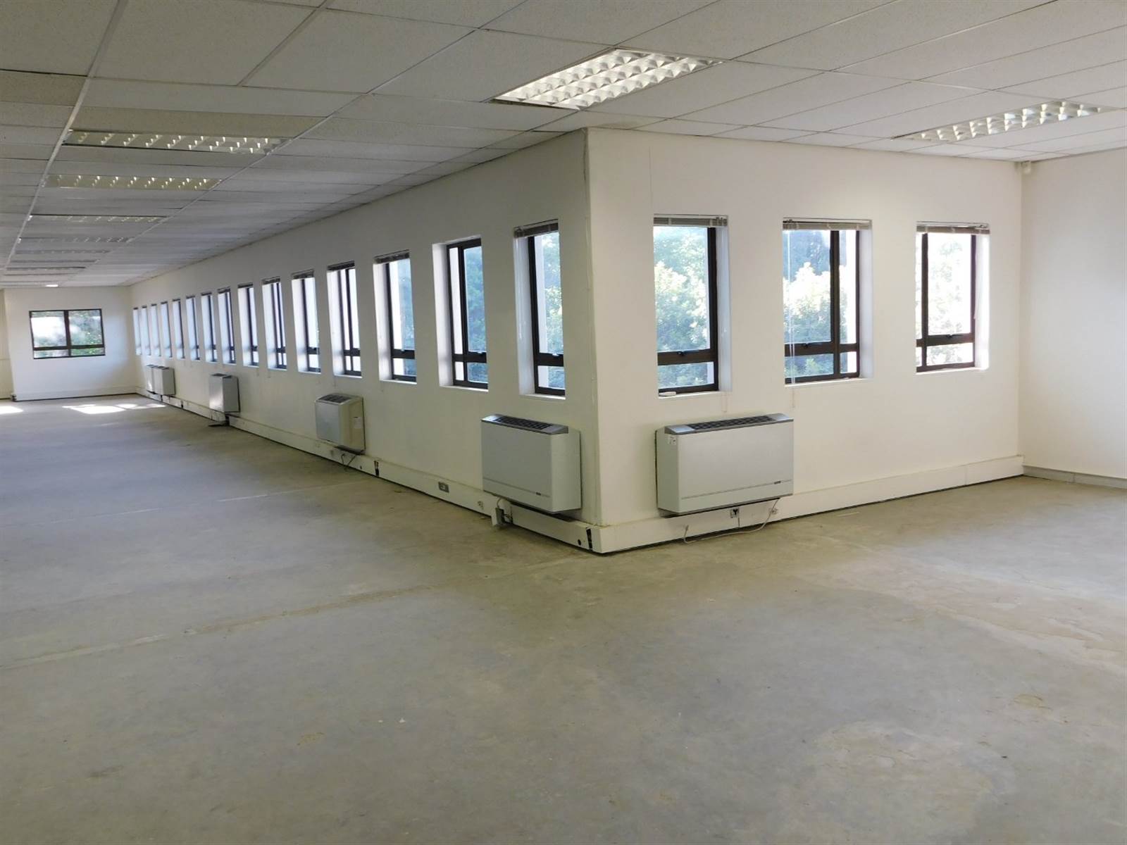 312  m² Office Space in Hyde Park photo number 11