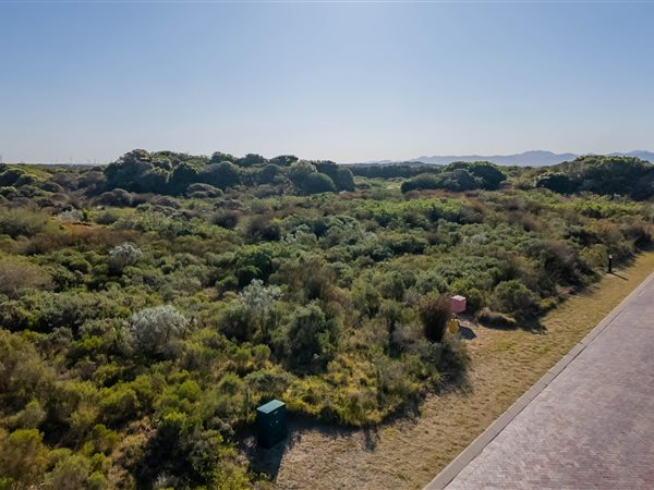 1 120 m² Land