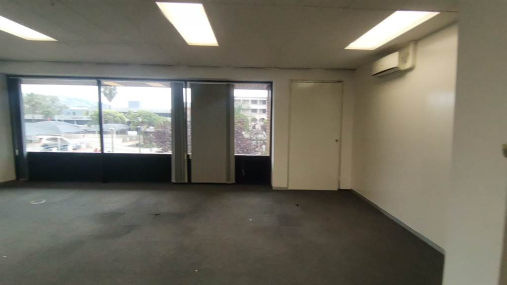 334  m² Commercial space in Bedfordview photo number 19