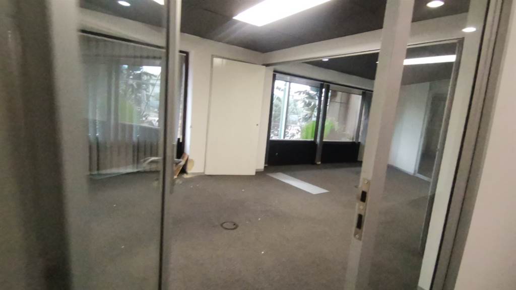 334  m² Commercial space in Bedfordview photo number 13