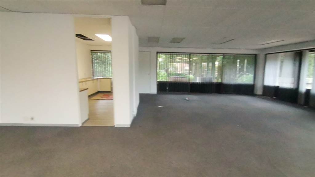334  m² Commercial space in Bedfordview photo number 23