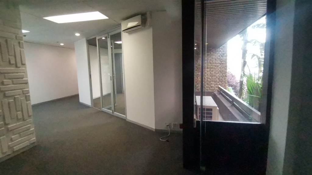 334  m² Commercial space in Bedfordview photo number 5