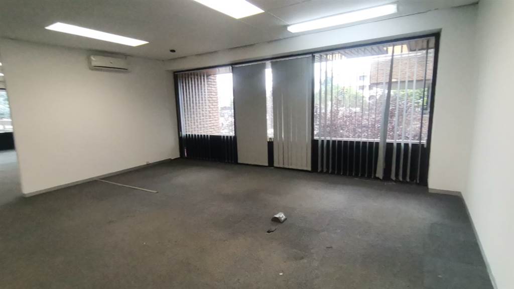 334  m² Commercial space in Bedfordview photo number 16