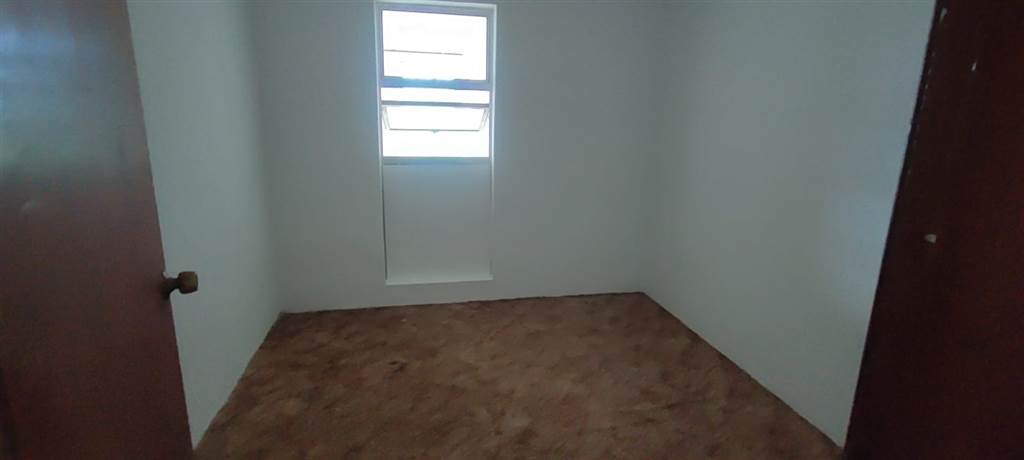 3 Bed Apartment in Reservoir Hills photo number 10