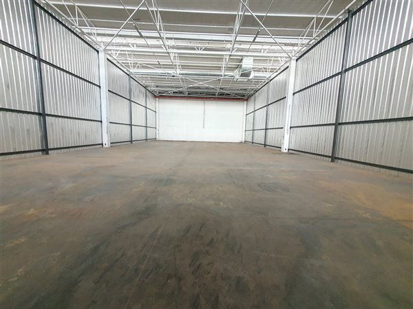 390  m² Industrial space
