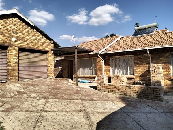 2 Bedroom House 2 Bedroom House
