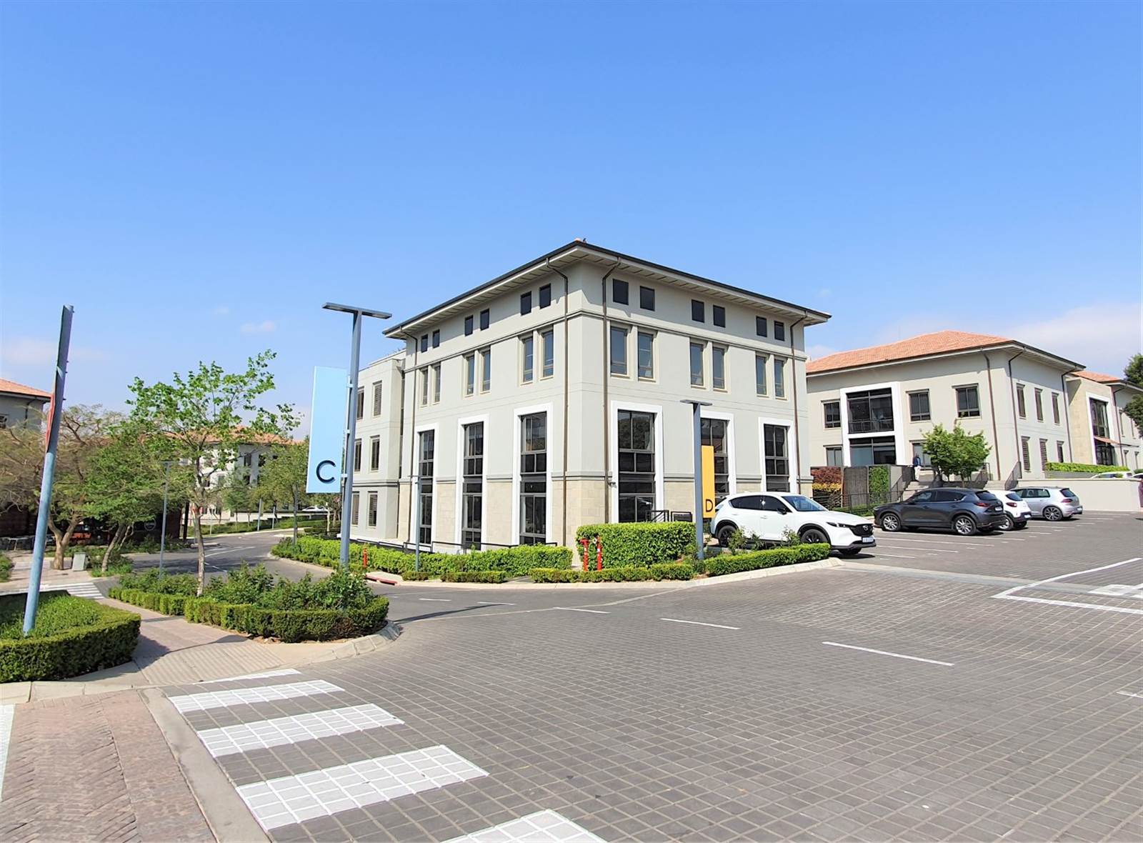 474  m² Office Space in Fourways photo number 2