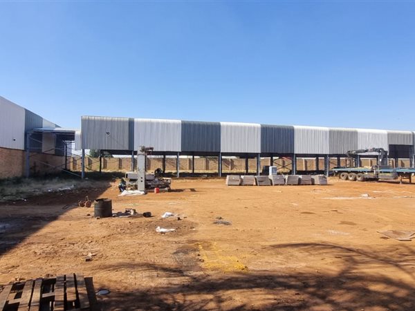 1 800 m² Industrial space 1 800 m² Industrial space