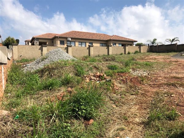 989 m² Land available in Cashan