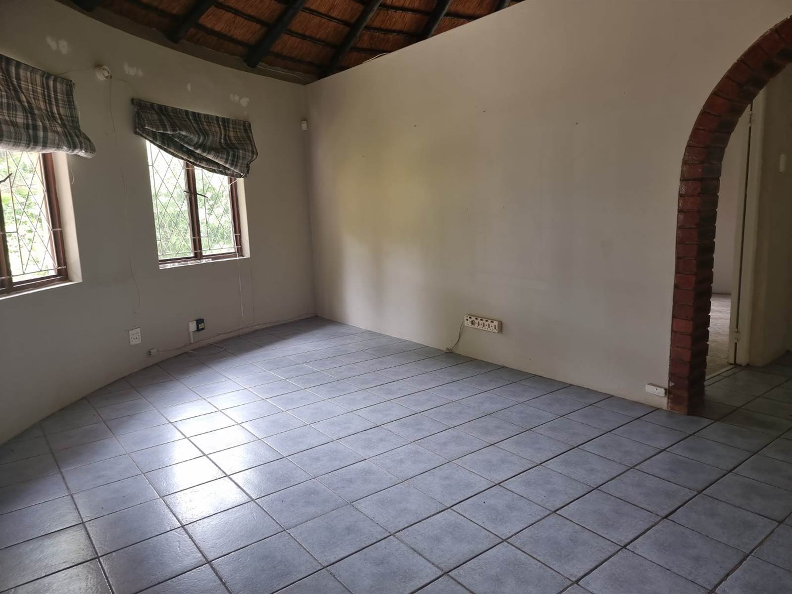 2 Bed Townhouse in Umtentweni photo number 7