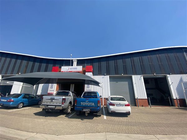 246  m² Industrial space