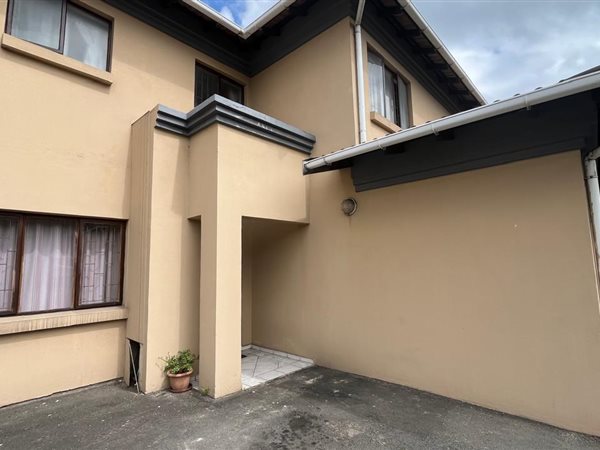 3 Bedroom Duplex 3 Bedroom Duplex