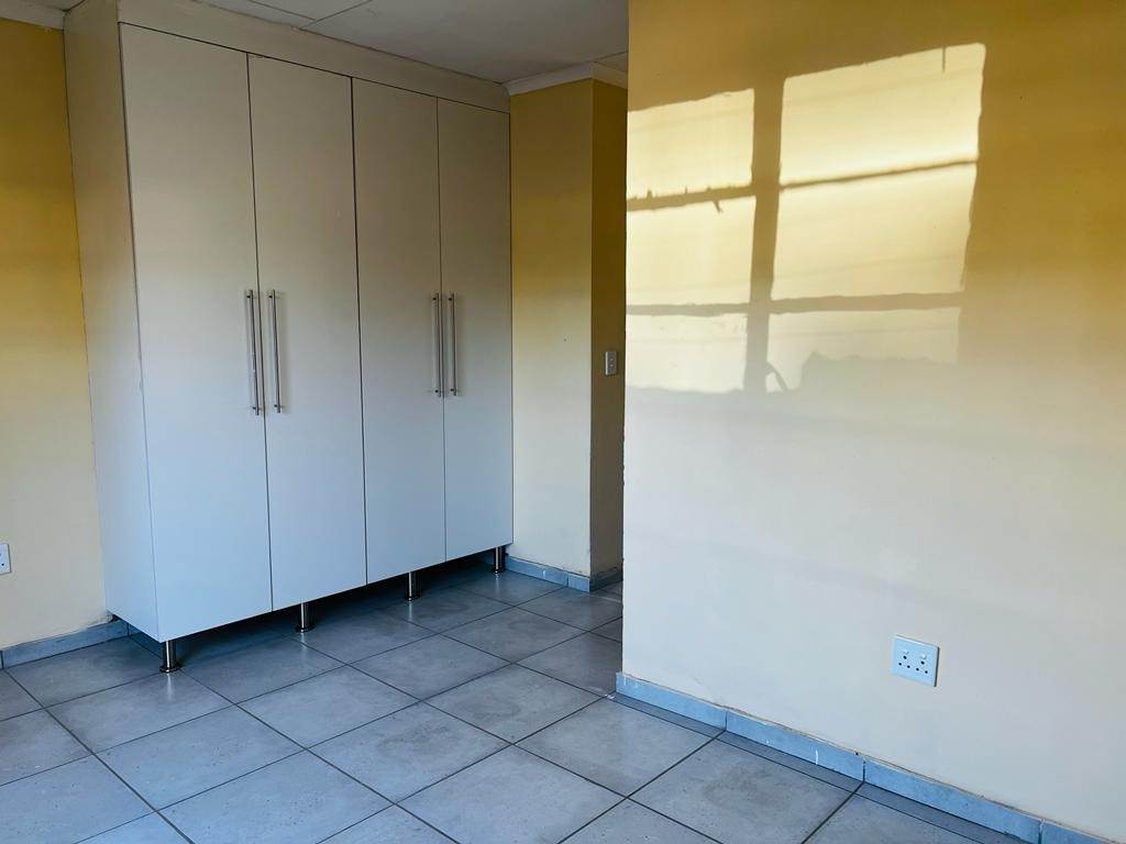 2 Bed Townhouse in Mokopane photo number 13