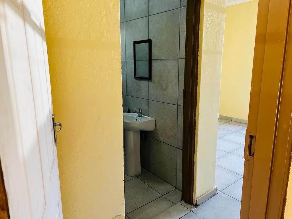 2 Bed Townhouse in Mokopane photo number 10