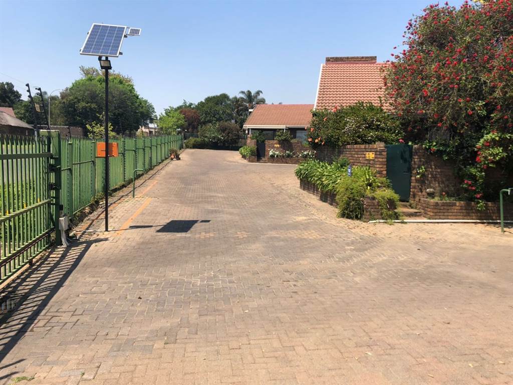 3 Bed Townhouse in Kempton Park Central photo number 8