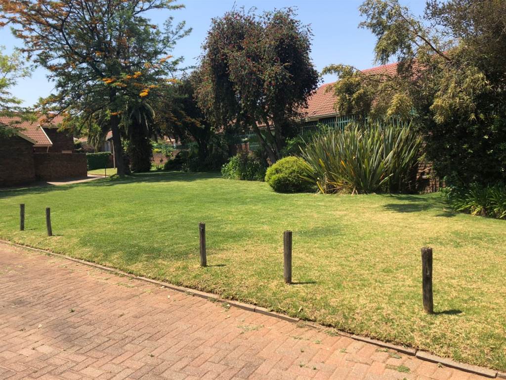 3 Bed Townhouse in Kempton Park Central photo number 9