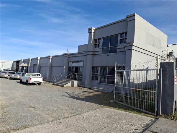 320  m² Commercial space