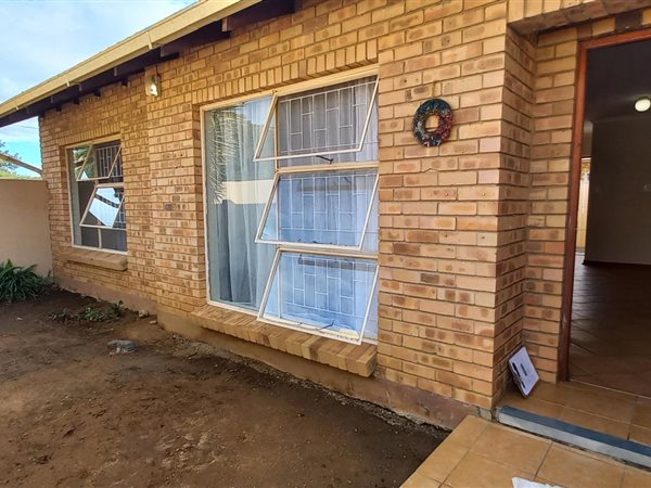 2 Bedroom Townhouse 2 Bedroom Townhouse