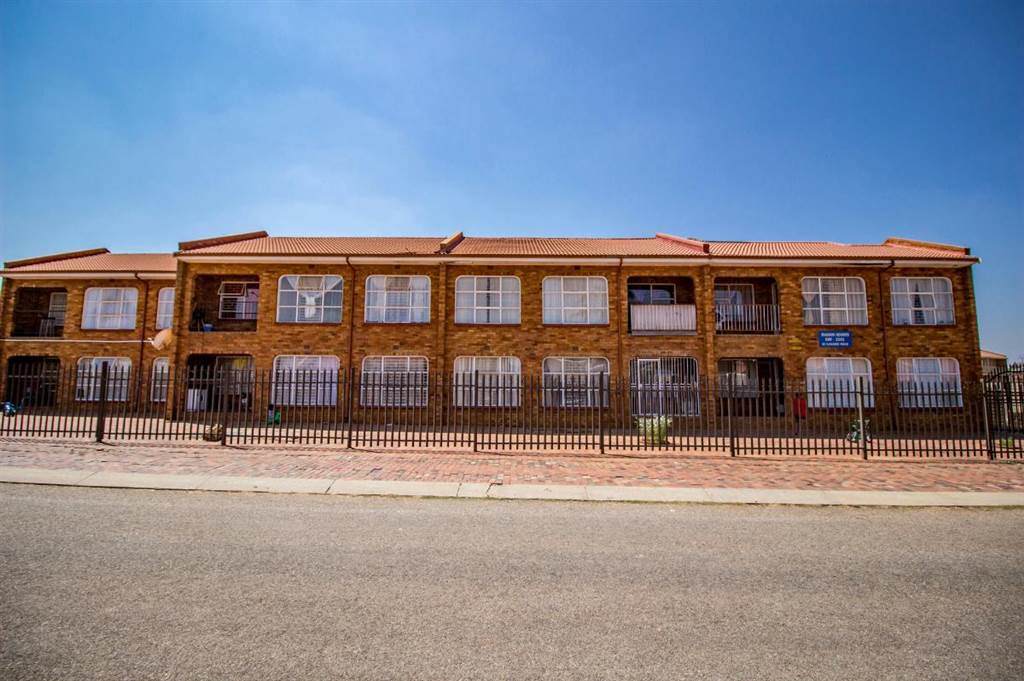 Commercial space in Lenasia South photo number 14