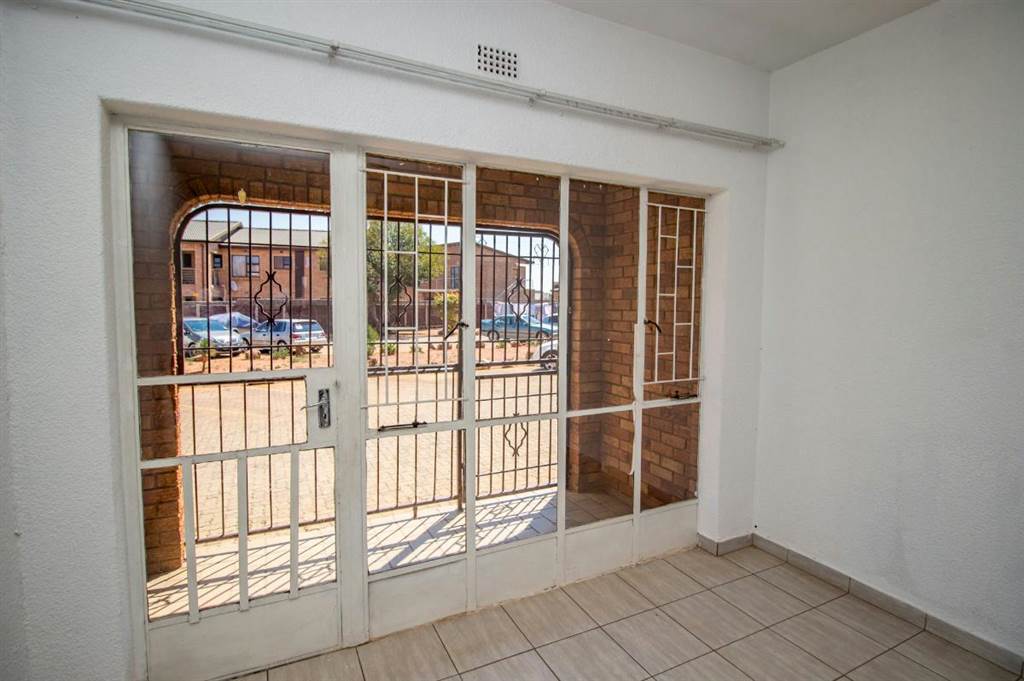 Commercial space in Lenasia South photo number 6