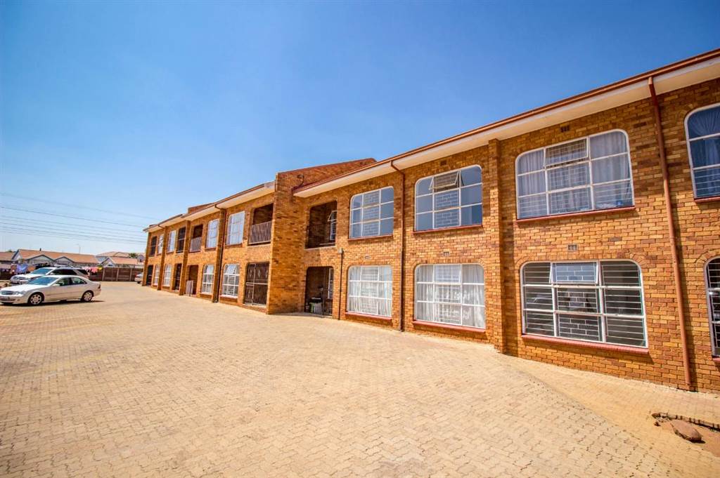 Commercial space in Lenasia South photo number 15