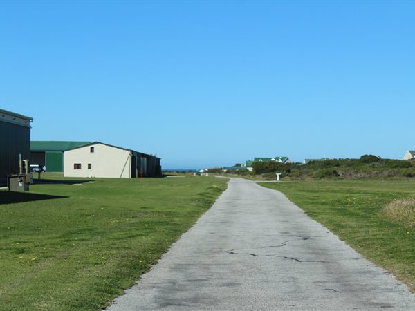 7 500 m² Land