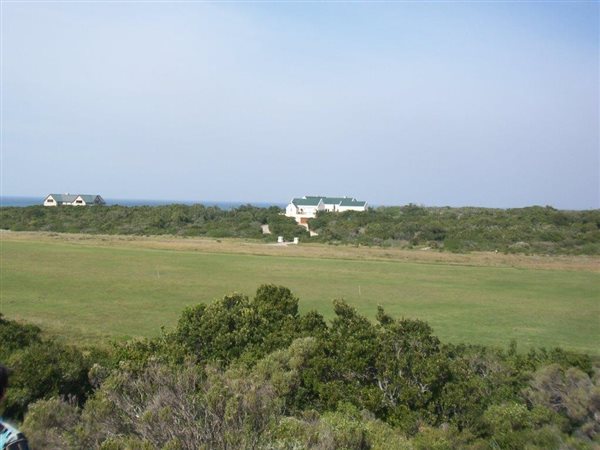 7 500 m² Land