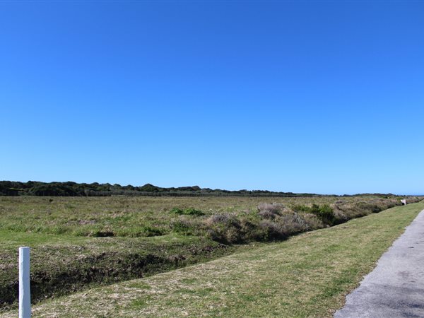 7500 m² Land available in Cape St Francis