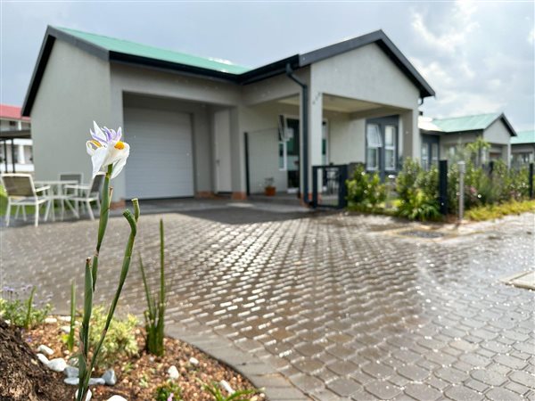 2 Bed Townhouse in Modderfontein