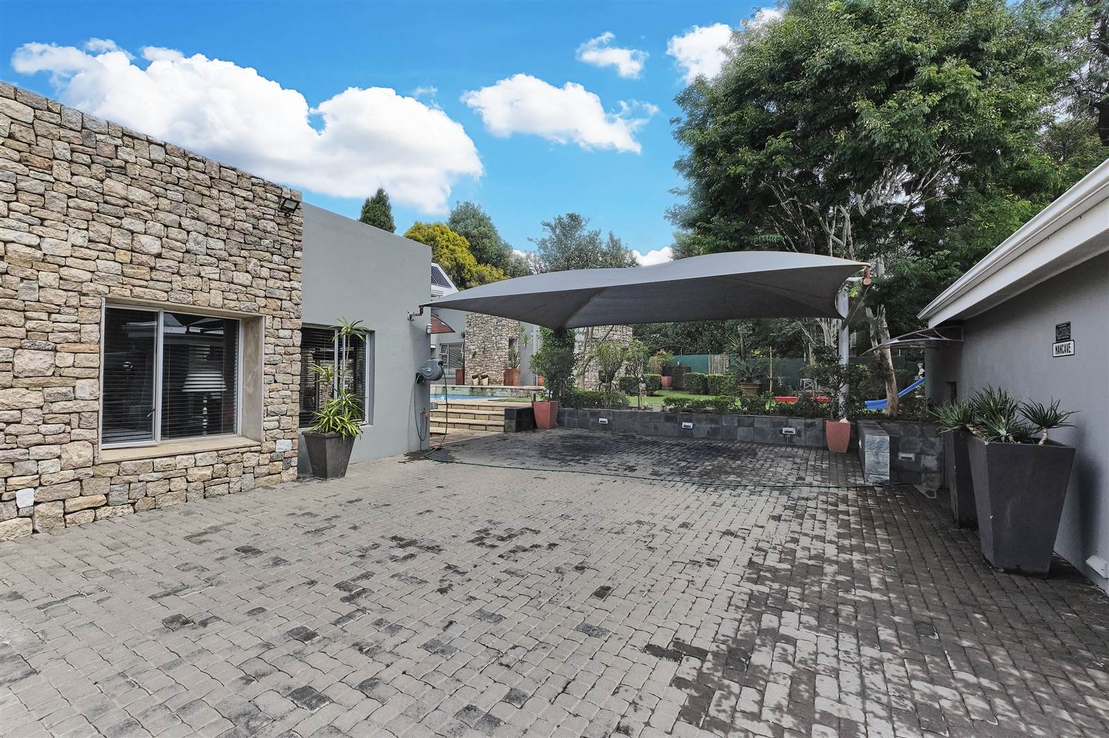 5 Bed House in Lonehill photo number 18