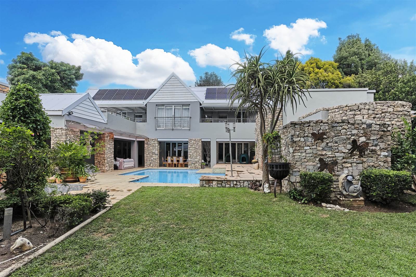 5 Bed House in Lonehill photo number 19